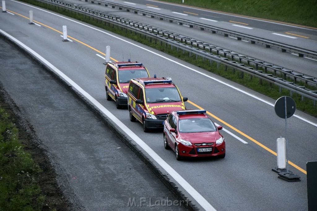 VU Gefahrgut LKW umgestuerzt A 4 Rich Koeln Hoehe AS Gummersbach P506.JPG - Miklos Laubert